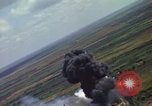 Standbild Vietnam bombardierten Gebiete Ziel Nam Phan Provinz Vietnam, 1965, aus Sekunde 11 historischem Filmmaterial Videoclip 65675054867