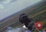 Standbild Vietnam bombardierten Gebiete Ziel Nam Phan Provinz Vietnam, 1965, aus Sekunde 12 historischem Filmmaterial Videoclip 65675054867