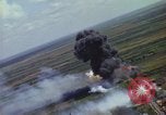 Standbild Vietnam bombardierten Gebiete Ziel Nam Phan Provinz Vietnam, 1965, aus Sekunde 17 historischem Filmmaterial Videoclip 65675054867
