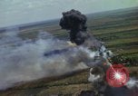 Standbild Vietnam bombardierten Gebiete Ziel Nam Phan Provinz Vietnam, 1965, aus Sekunde 25 historischem Filmmaterial Videoclip 65675054867