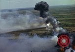 Standbild Vietnam bombardierten Gebiete Ziel Nam Phan Provinz Vietnam, 1965, aus Sekunde 32 historischem Filmmaterial Videoclip 65675054867