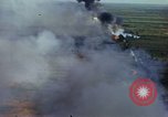 Standbild Vietnam bombardierten Gebiete Ziel Nam Phan Provinz Vietnam, 1965, aus Sekunde 56 historischem Filmmaterial Videoclip 65675054867