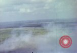 Image Les bombardements aériens de l'US Air Force de cibles au Vietnam Nam Phan Province Vietnam, 1965, de la seconde 3 séquences d'archives historiques vidéo 65675054868