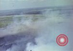 Image Les bombardements aériens de l'US Air Force de cibles au Vietnam Nam Phan Province Vietnam, 1965, de la seconde 5 séquences d'archives historiques vidéo 65675054868