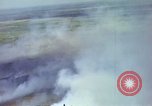 Image Les bombardements aériens de l'US Air Force de cibles au Vietnam Nam Phan Province Vietnam, 1965, de la seconde 6 séquences d'archives historiques vidéo 65675054868