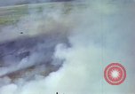 Image Les bombardements aériens de l'US Air Force de cibles au Vietnam Nam Phan Province Vietnam, 1965, de la seconde 7 séquences d'archives historiques vidéo 65675054868