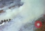Image Les bombardements aériens de l'US Air Force de cibles au Vietnam Nam Phan Province Vietnam, 1965, de la seconde 10 séquences d'archives historiques vidéo 65675054868