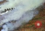 Image Les bombardements aériens de l'US Air Force de cibles au Vietnam Nam Phan Province Vietnam, 1965, de la seconde 12 séquences d'archives historiques vidéo 65675054868