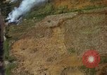 Image Les bombardements aériens de l'US Air Force de cibles au Vietnam Nam Phan Province Vietnam, 1965, de la seconde 17 séquences d'archives historiques vidéo 65675054868