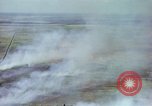 Image Les bombardements aériens de l'US Air Force de cibles au Vietnam Nam Phan Province Vietnam, 1965, de la seconde 30 séquences d'archives historiques vidéo 65675054868