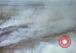 Image Les bombardements aériens de l'US Air Force de cibles au Vietnam Nam Phan Province Vietnam, 1965, de la seconde 31 séquences d'archives historiques vidéo 65675054868