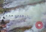 Image Les bombardements aériens de l'US Air Force de cibles au Vietnam Nam Phan Province Vietnam, 1965, de la seconde 37 séquences d'archives historiques vidéo 65675054868