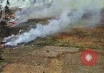 Image Les bombardements aériens de l'US Air Force de cibles au Vietnam Nam Phan Province Vietnam, 1965, de la seconde 42 séquences d'archives historiques vidéo 65675054868