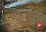 Image Les bombardements aériens de l'US Air Force de cibles au Vietnam Nam Phan Province Vietnam, 1965, de la seconde 45 séquences d'archives historiques vidéo 65675054868