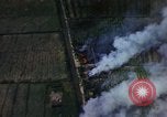 Image Les bombardements aériens de l'US Air Force de cibles au Vietnam Nam Phan Province Vietnam, 1965, de la seconde 60 séquences d'archives historiques vidéo 65675054868