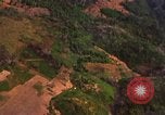 Immagine di Le aree obiettivo bombardato Quang Duc Vietnam, 1965, secondo 8 filmato di repertorio 65675054880