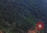 Immagine di Le aree obiettivo bombardato Quang Duc Vietnam, 1965, secondo 12 filmato di repertorio 65675054880