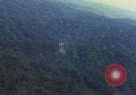 Immagine di Le aree obiettivo bombardato Quang Duc Vietnam, 1965, secondo 15 filmato di repertorio 65675054880