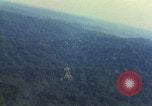 Immagine di Le aree obiettivo bombardato Quang Duc Vietnam, 1965, secondo 16 filmato di repertorio 65675054880