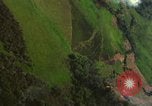 Immagine di Le aree obiettivo bombardato Quang Duc Vietnam, 1965, secondo 19 filmato di repertorio 65675054880
