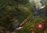 Immagine di Le aree obiettivo bombardato Quang Duc Vietnam, 1965, secondo 43 filmato di repertorio 65675054880