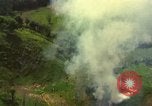 Immagine di Le aree obiettivo bombardato Quang Duc Vietnam, 1965, secondo 47 filmato di repertorio 65675054880