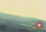 Immagine di Le aree obiettivo bombardato Quang Duc Vietnam, 1965, secondo 55 filmato di repertorio 65675054880
