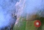 Immagine di Il Viet Cong capanne bombardato Soc Trang Vietnam, 1965, secondo 14 filmato di repertorio 65675054882
