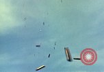 Immagine di Il Viet Cong capanne bombardato Soc Trang Vietnam, 1965, secondo 18 filmato di repertorio 65675054882