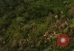 Immagine di Il Viet Cong capanne bombardato Soc Trang Vietnam, 1965, secondo 34 filmato di repertorio 65675054882