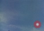 Standbild Viet Cong Hütten bombardiert Vietnam, 1965, aus Sekunde 45 historischem Filmmaterial Videoclip 65675054885