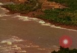 Standbild Zielbereiche bombardiert Vietnam, 1965, aus Sekunde 1 historischem Filmmaterial Videoclip 65675054886