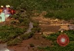 Standbild Zielbereiche bombardiert Vietnam, 1965, aus Sekunde 8 historischem Filmmaterial Videoclip 65675054886