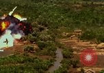 Standbild Zielbereiche bombardiert Vietnam, 1965, aus Sekunde 10 historischem Filmmaterial Videoclip 65675054886