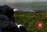 Standbild Zielbereiche bombardiert Vietnam, 1965, aus Sekunde 17 historischem Filmmaterial Videoclip 65675054886