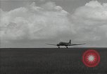 Standbild C-47 Skytrain Flugzeuge Camp Keithley Mindanao Philippinen, 1945, aus Sekunde 59 historischem Filmmaterial Videoclip 65675054897