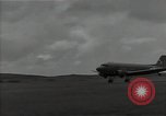 Standbild C-47 Skytrain Flugzeuge Camp Keithley Mindanao Philippinen, 1945, aus Sekunde 62 historischem Filmmaterial Videoclip 65675054897