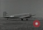 Immagine di C-47 Skytrain aeromobile Malabang Filippine, 1945, secondo 19 filmato di repertorio 65675054898