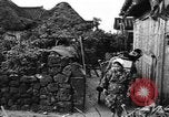 Immagine di Evacuazione dei civili Okinawa isole Ryukyu, 1945, secondo 1 filmato di repertorio 65675054927