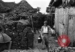Immagine di Evacuazione dei civili Okinawa isole Ryukyu, 1945, secondo 6 filmato di repertorio 65675054927