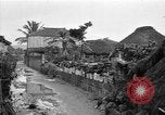 Immagine di Evacuazione dei civili Okinawa isole Ryukyu, 1945, secondo 11 filmato di repertorio 65675054927