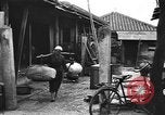 Immagine di Evacuazione dei civili Okinawa isole Ryukyu, 1945, secondo 12 filmato di repertorio 65675054927