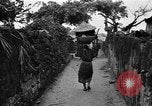 Immagine di Evacuazione dei civili Okinawa isole Ryukyu, 1945, secondo 22 filmato di repertorio 65675054927