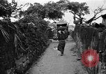 Immagine di Evacuazione dei civili Okinawa isole Ryukyu, 1945, secondo 24 filmato di repertorio 65675054927