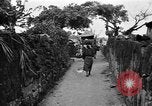 Immagine di Evacuazione dei civili Okinawa isole Ryukyu, 1945, secondo 25 filmato di repertorio 65675054927