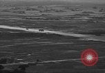 Immagine di Evacuazione dei civili Okinawa isole Ryukyu, 1945, secondo 55 filmato di repertorio 65675054927