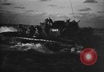 Image invasion de Aguni Okinawa îles Ryukyu, 1945, de la seconde 27 séquences d'archives historiques vidéo 65675054936