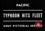 Image Typhon hits American Navy 3e flotte Océan Pacifique, 1945, de la seconde 5 séquences d'archives historiques vidéo 65675054937