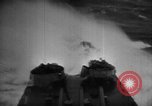 Image Typhon hits American Navy 3e flotte Océan Pacifique, 1945, de la seconde 20 séquences d'archives historiques vidéo 65675054937