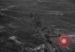 Image Typhon hits American Navy 3e flotte Océan Pacifique, 1945, de la seconde 27 séquences d'archives historiques vidéo 65675054937